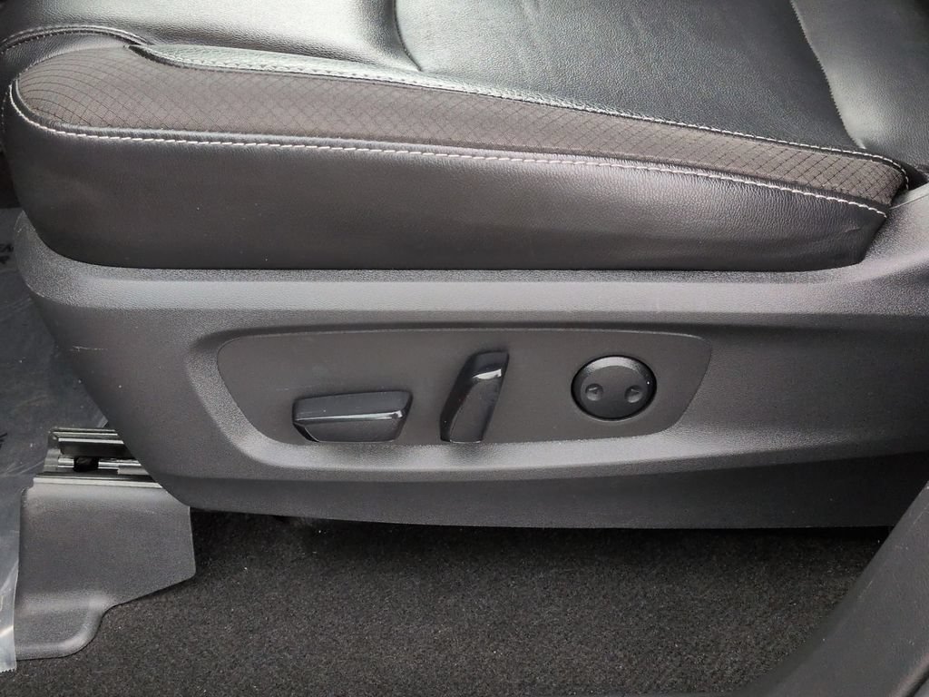 Used 2023 Nissan Pathfinder SL FWD image 30