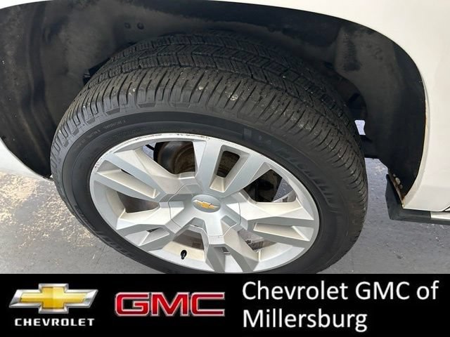 Used 2017 Chevrolet Suburban Premier AWD/4WD image 8