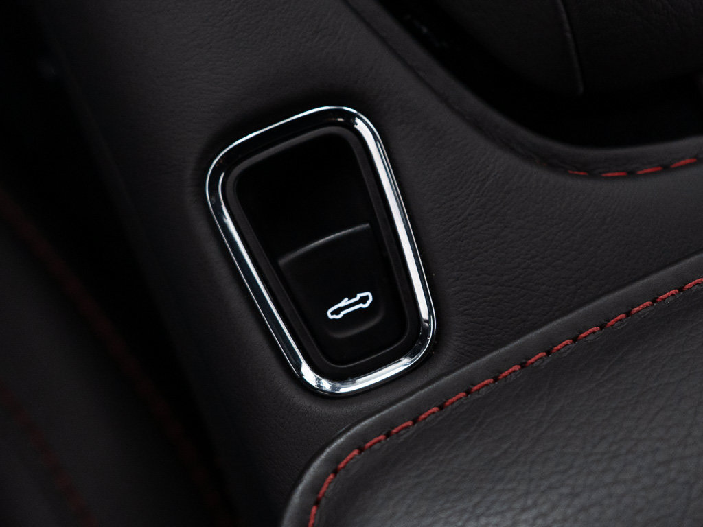Used 2020 Aston Martin DB11 Volante RWD image 37