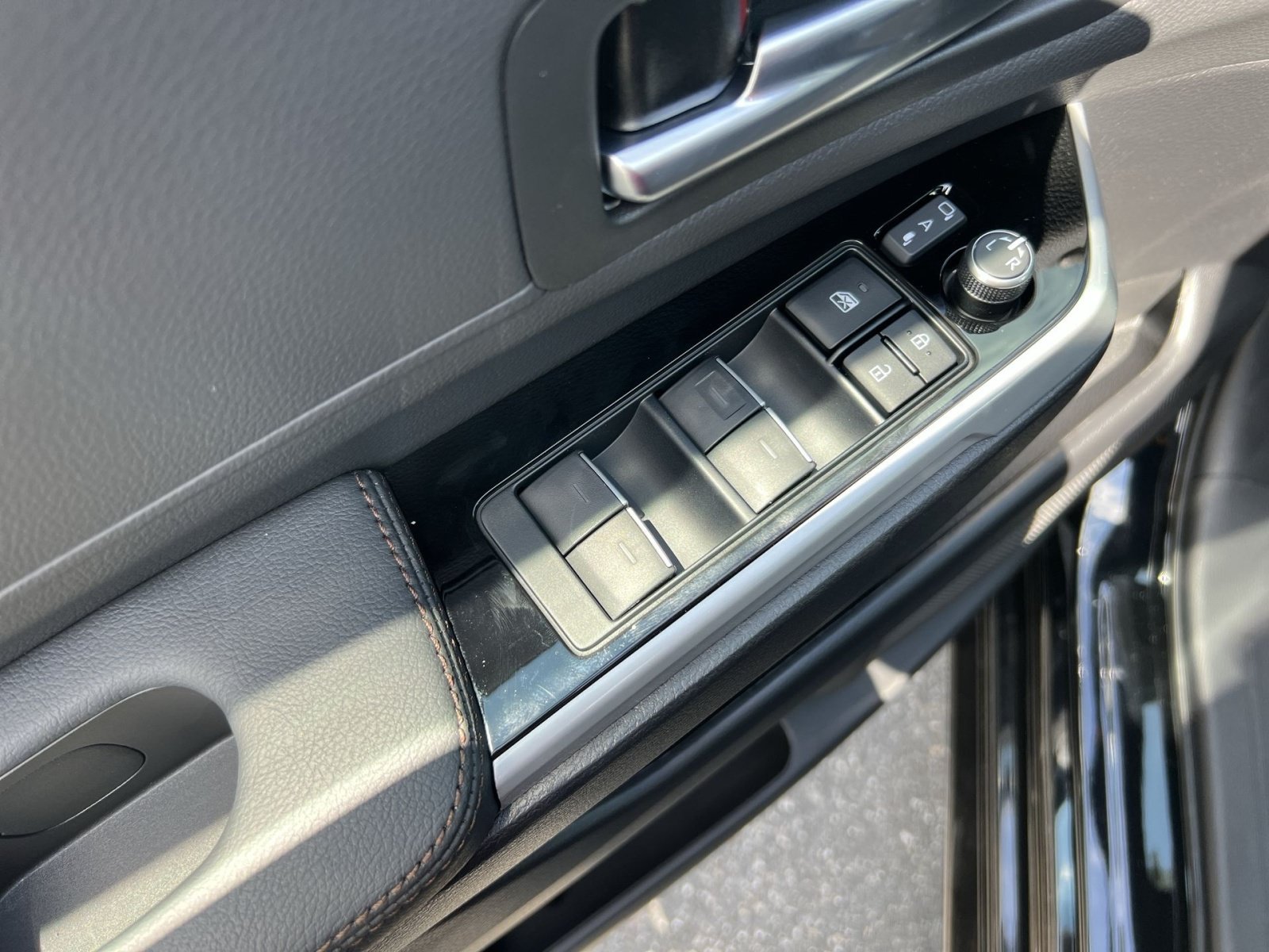 New 2026 Toyota Sienna Limited AWD/4WD image 15