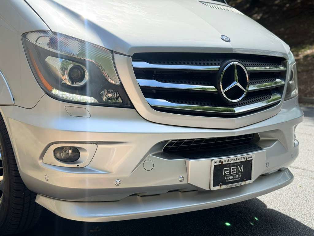 Used 2015 Mercedes-Benz Sprinter 3500 image 12