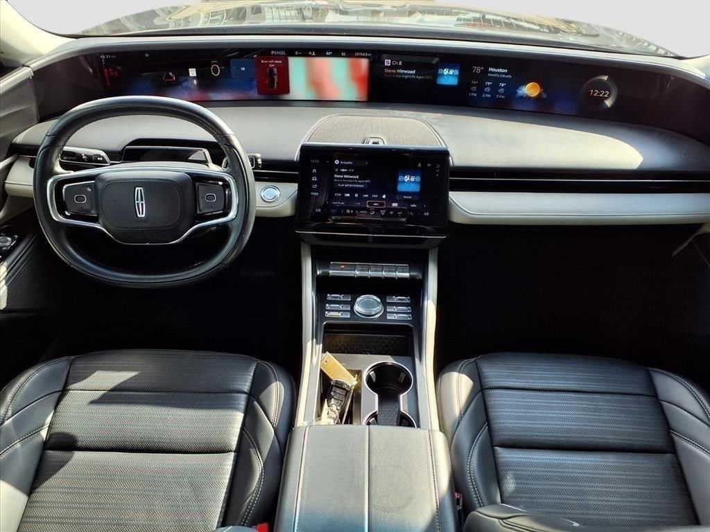 Used 2024 Lincoln Nautilus Reserve image 3