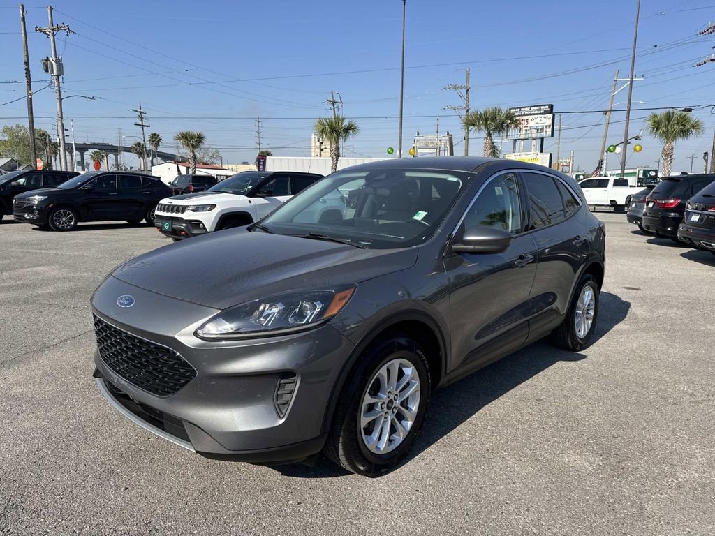 Used 2021 Ford Escape SE image 3