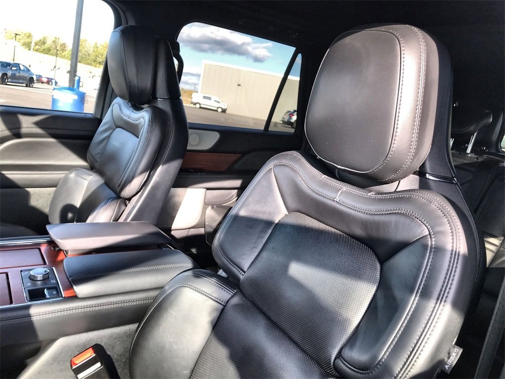 Used 2024 Lincoln Navigator L Reserve image 11
