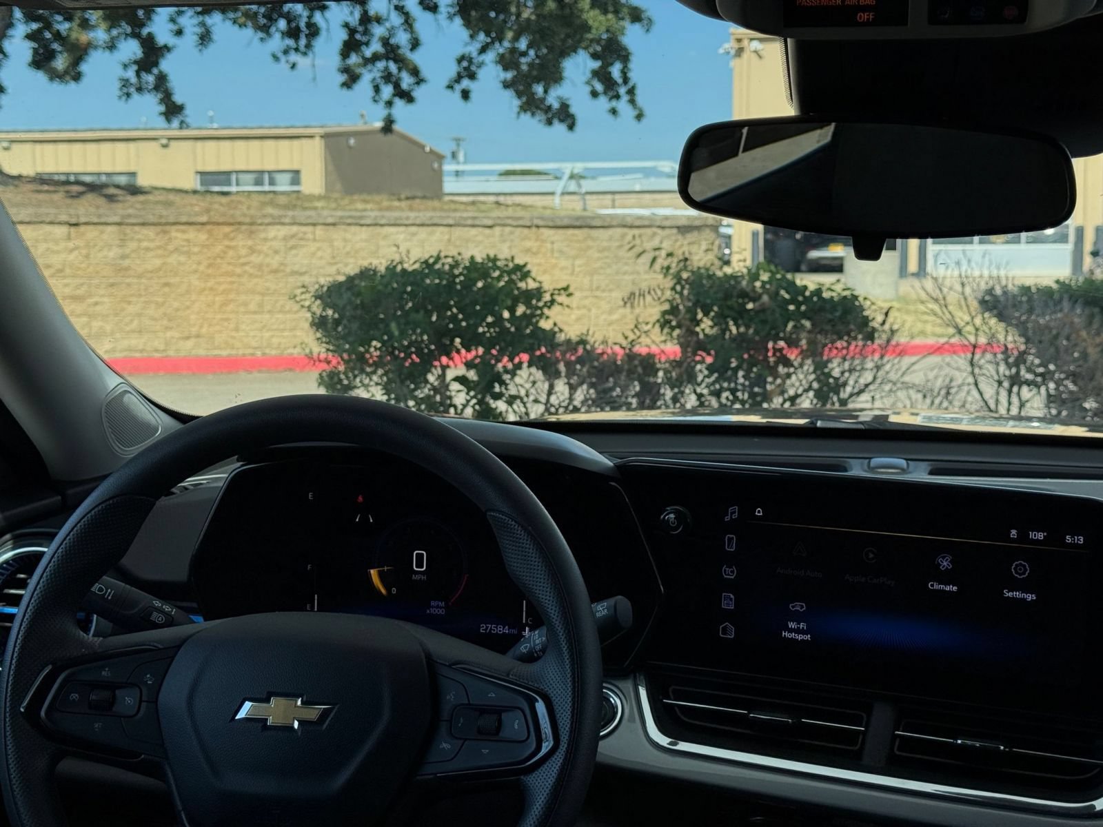 Used 2025 Chevrolet Trax LT FWD image 34