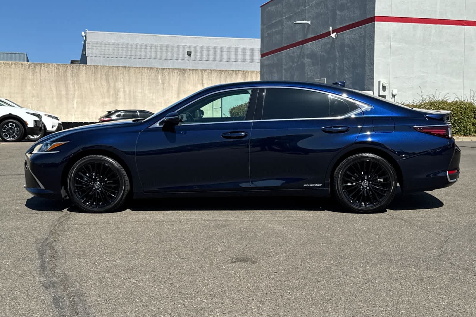 Used 2022 Lexus ES 300h w/ Premium Package FWD image 9