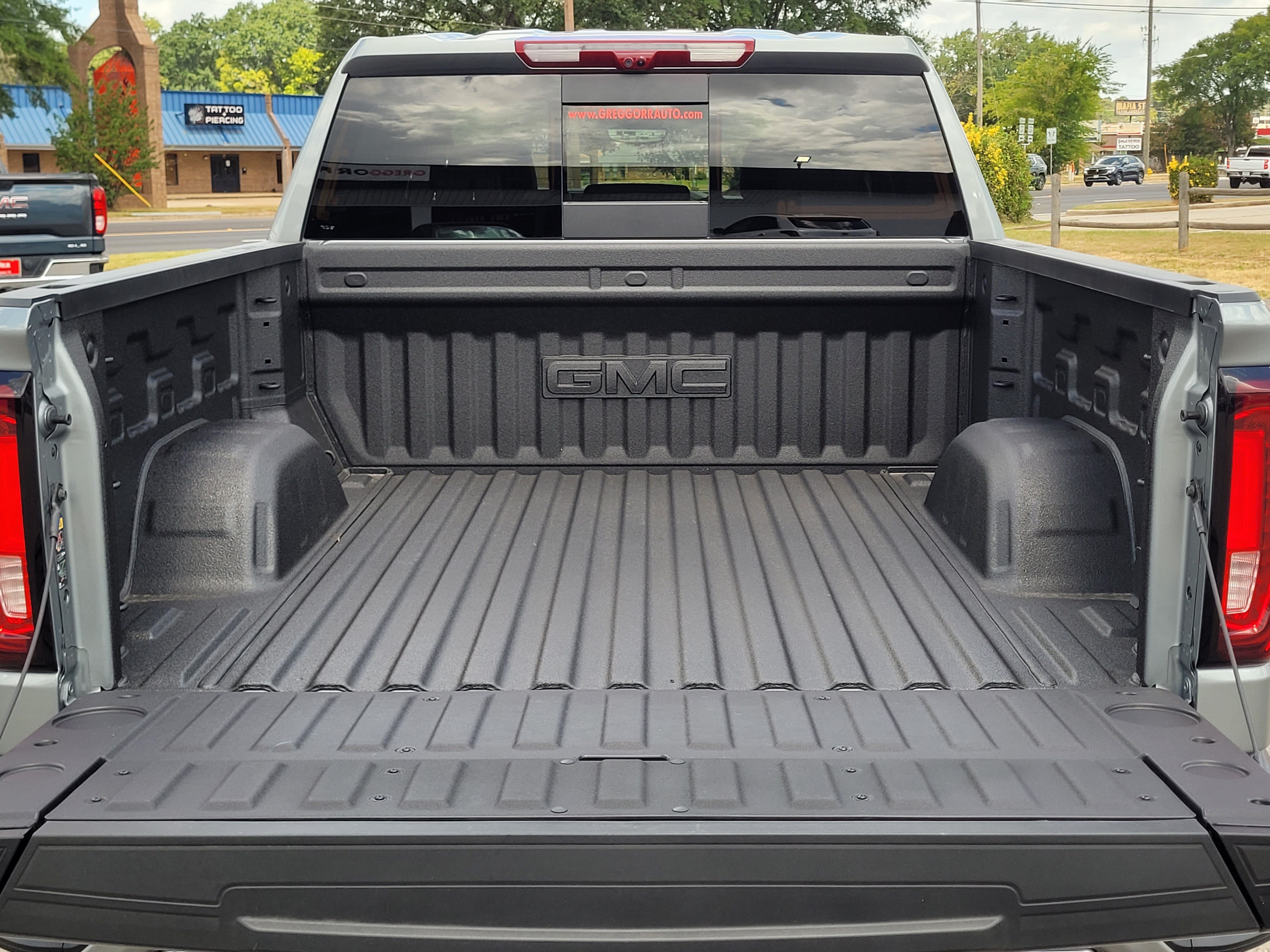 New 2026 GMC Sierra 1500 AT4 w/ AT4 Premium Package AWD/4WD image 9