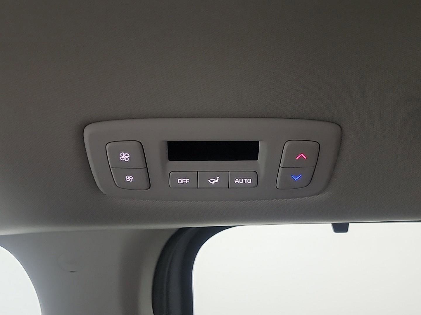 Used 2024 Kia Carnival EX image 26