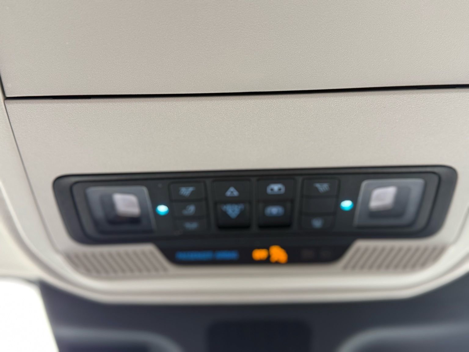 Used 2025 Ford Expedition Active image 33