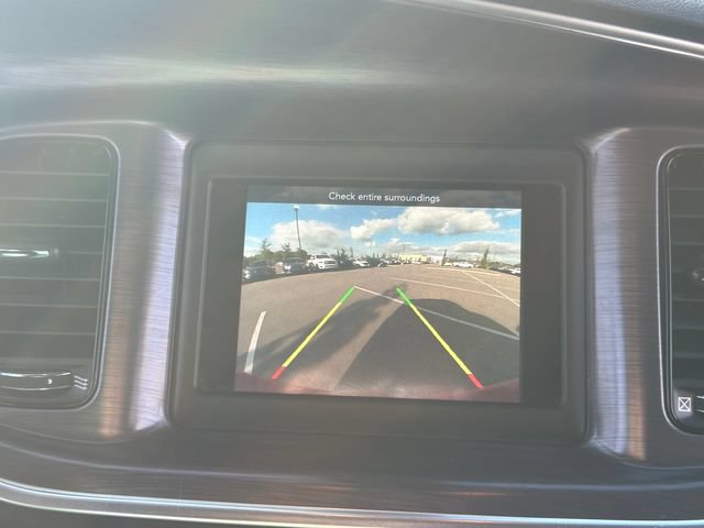 Used 2018 Dodge Charger SXT w/ Blacktop Package RWD image 27