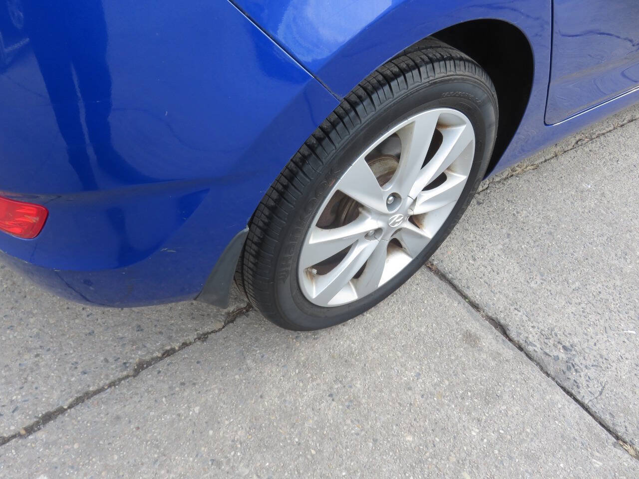 Used 2014 Hyundai Accent SE w/ Option Group 3 FWD image 31