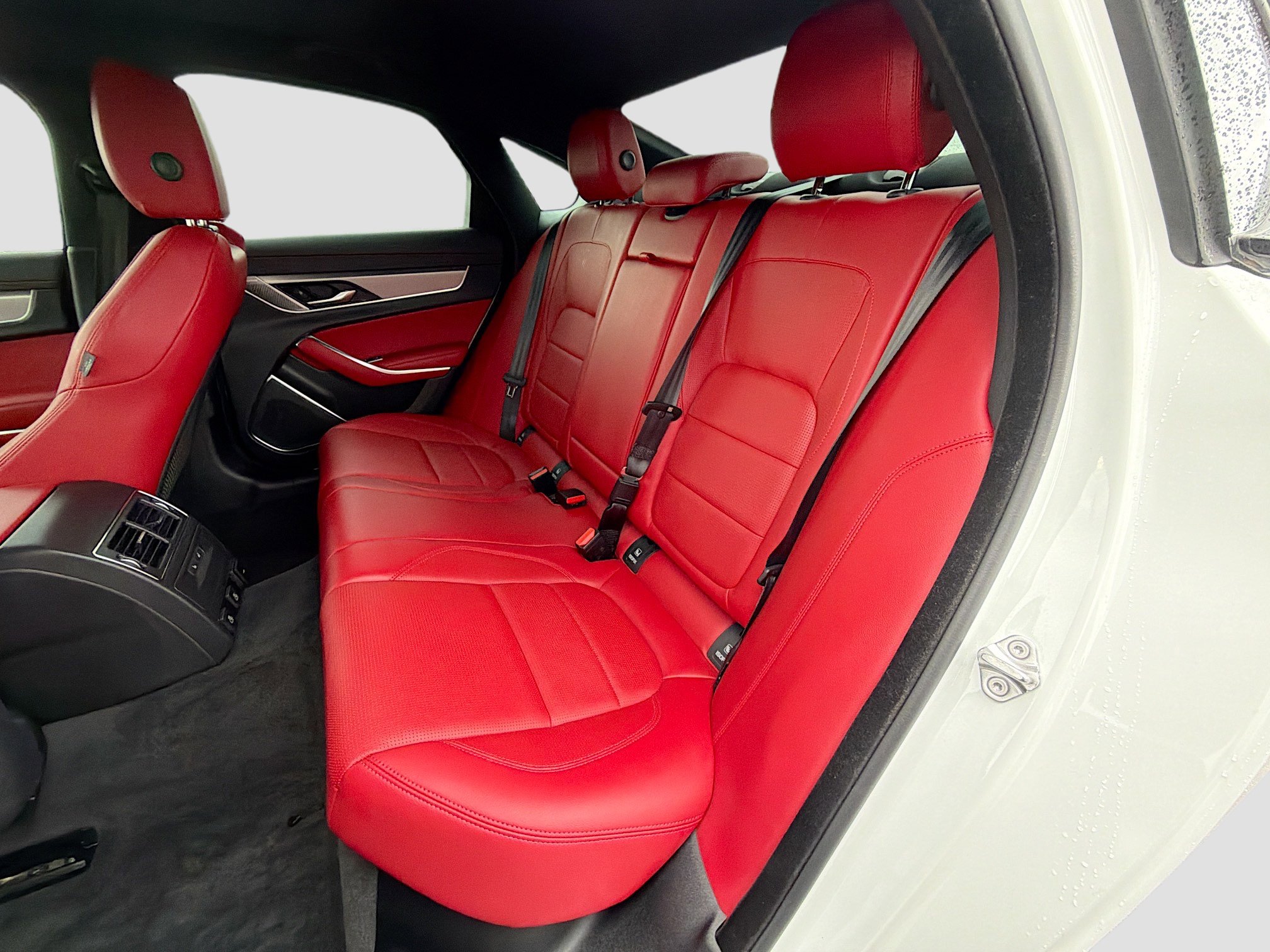 Used 2024 Jaguar XF R-Dynamic SE image 21