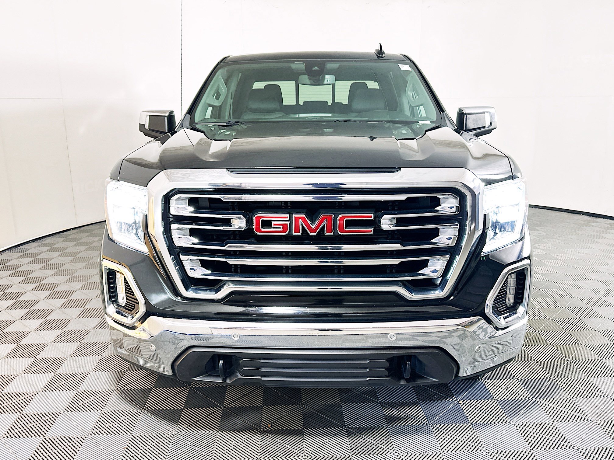 Used 2020 GMC Sierra 1500 SLT w/ SLT Premium Plus Package RWD image 8