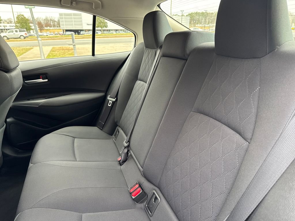 Used 2020 Toyota Corolla LE image 12