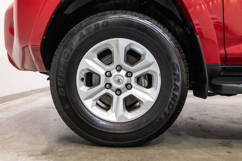 Used 2024 Toyota 4Runner SR5 AWD/4WD image 11