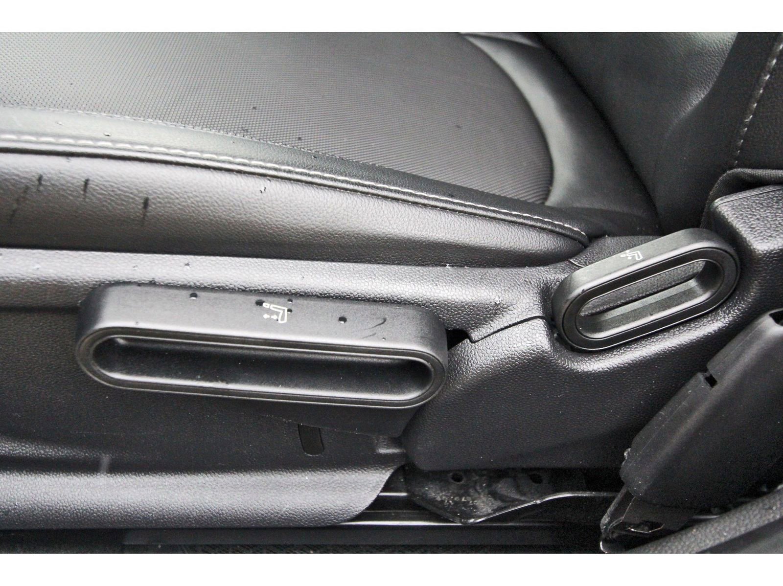 Used 2017 MINI Cooper 4-Door Hardtop image 27