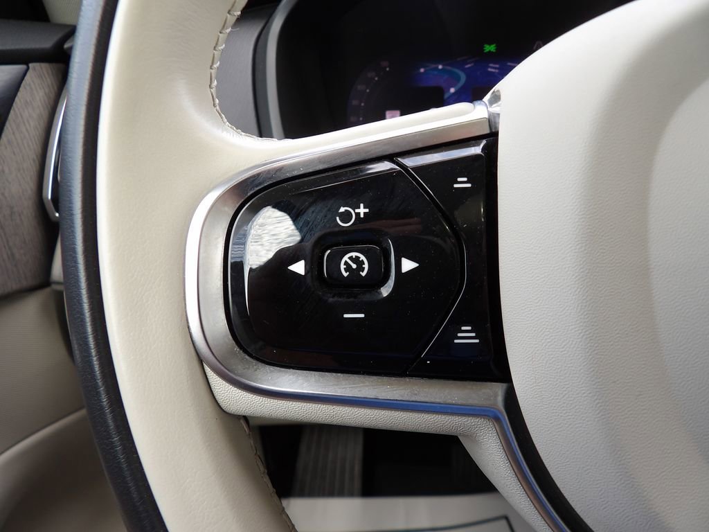 Certified 2024 Volvo XC90 B6 Plus w/ Protection Package Premier image 20