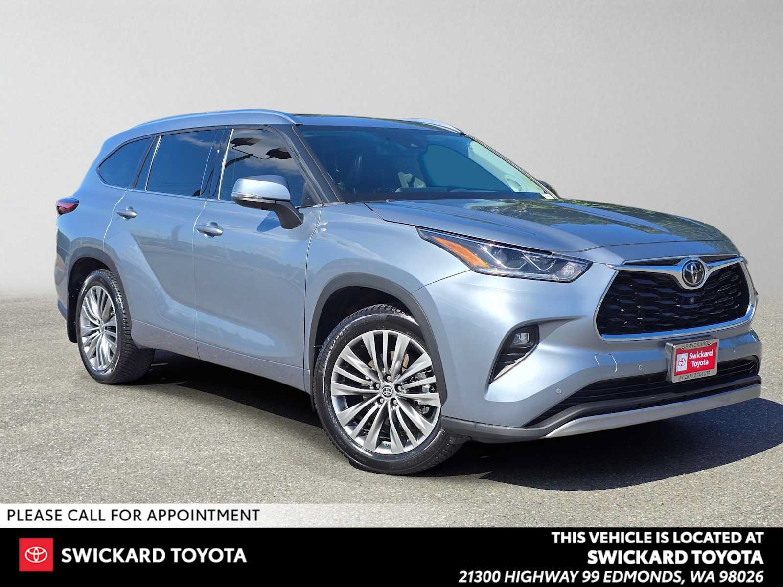 Used 2021 Toyota Highlander Platinum AWD/4WD image 1