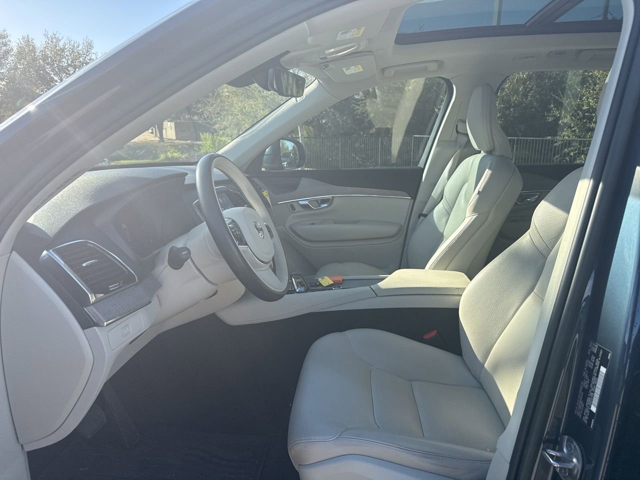 Certified 2023 Volvo XC90 B6 Plus w/ Protection Package Premier image 19