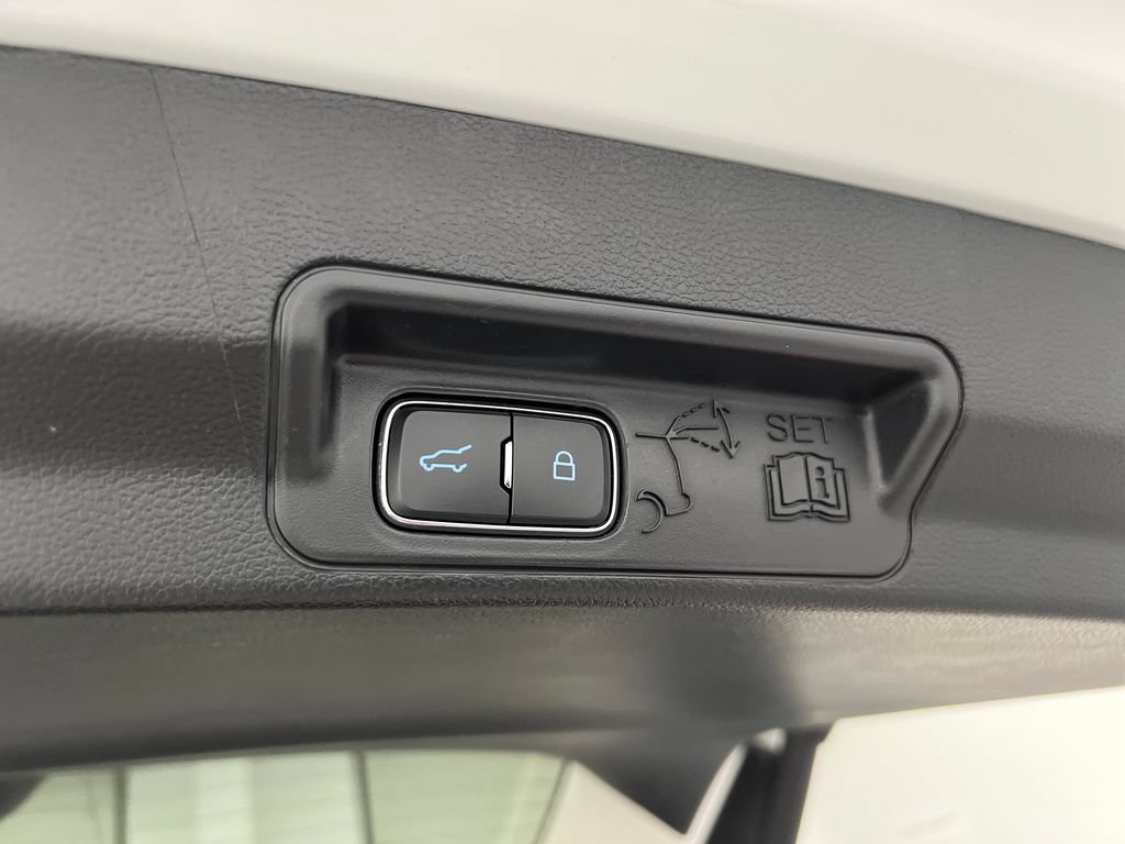 Used 2025 Ford Explorer Active RWD image 47