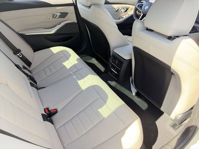 Used 2026 BMW 330i Sedan w/ M Sport Package image 14