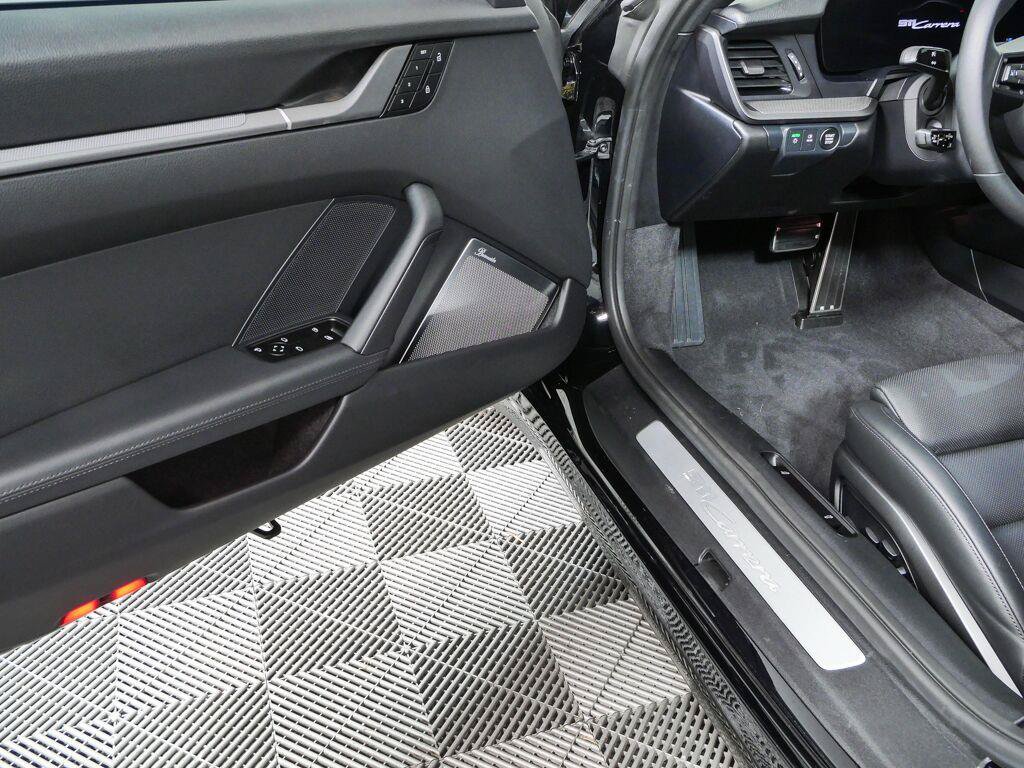 Certified 2025 Porsche 911 Carrera RWD image 8