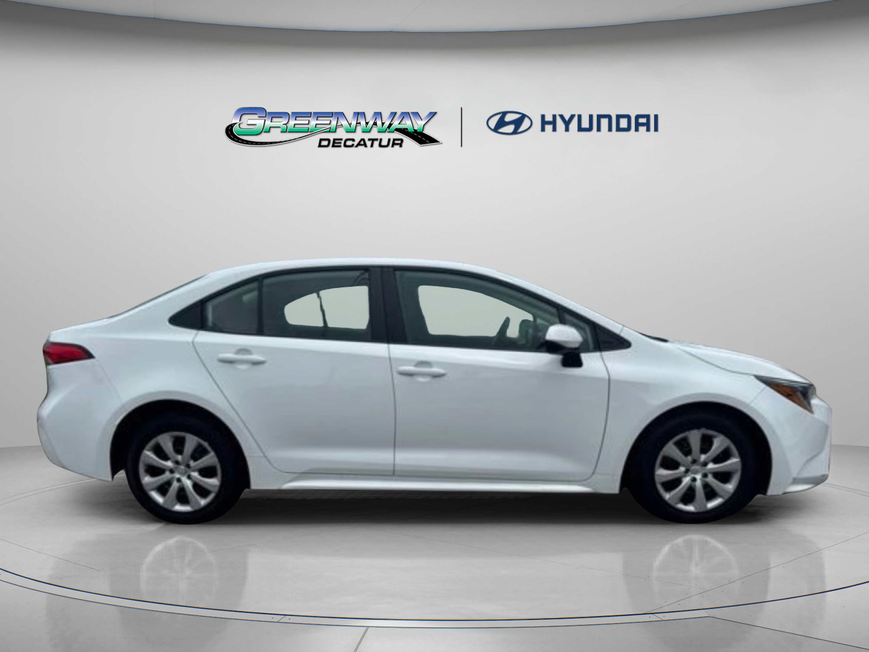 Used 2025 Toyota Corolla LE FWD image 7