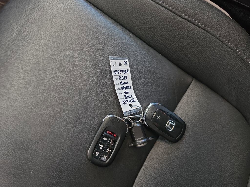 Used 2025 Honda Odyssey Touring image 38