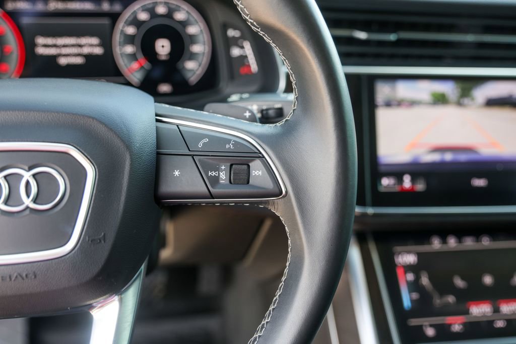 Used 2022 Audi Q8 Premium image 13