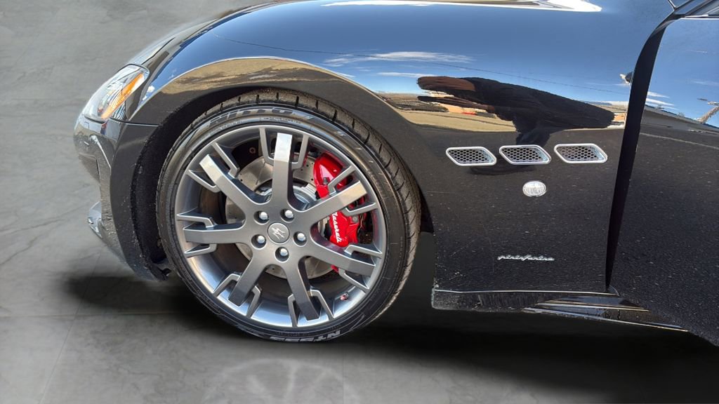 Used 2015 Maserati GranTurismo MC image 23