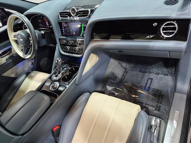 Used 2022 Bentley Bentayga AWD/4WD image 23