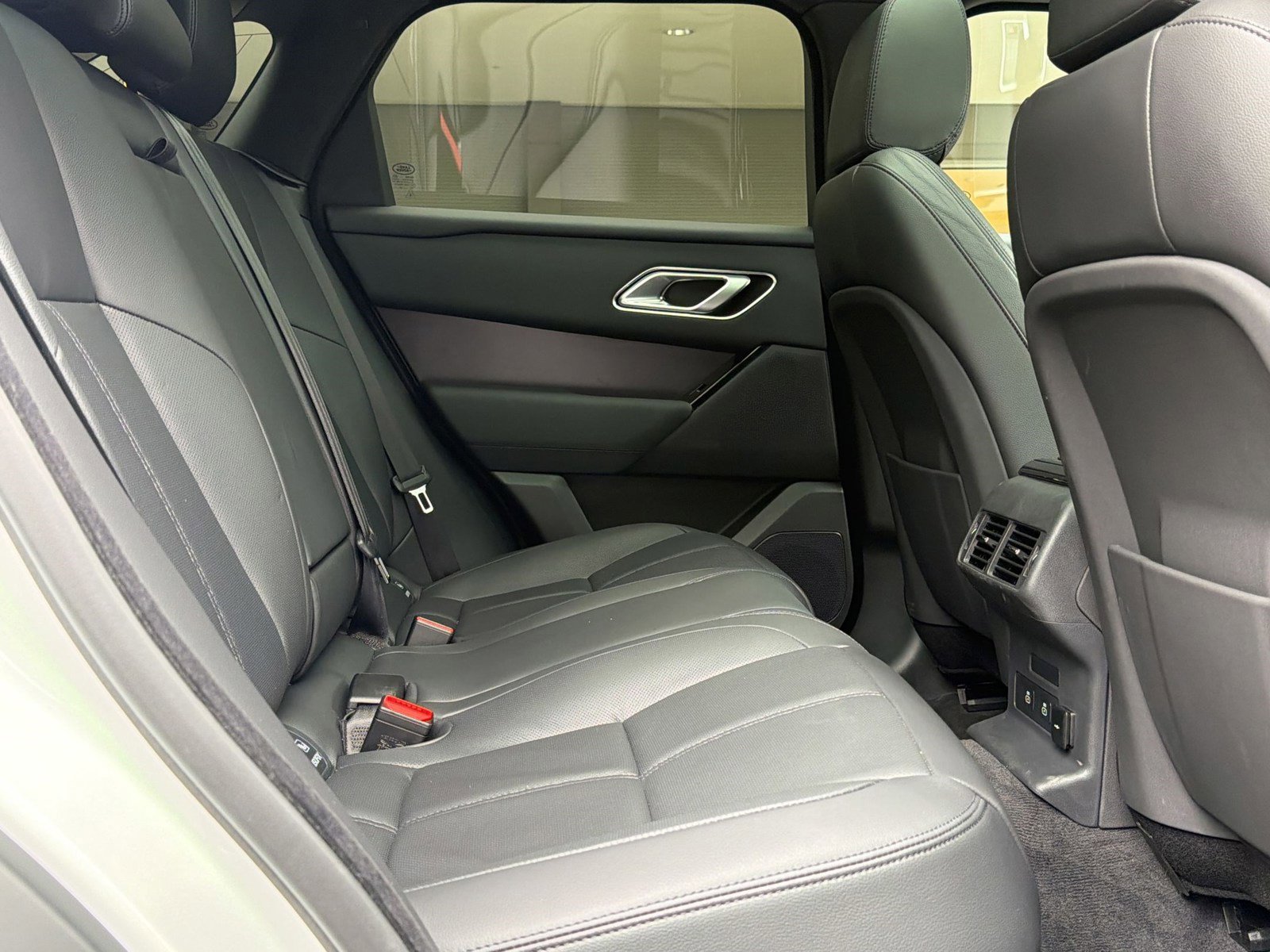 Used 2026 Land Rover Range Rover Velar Dynamic SE image 30