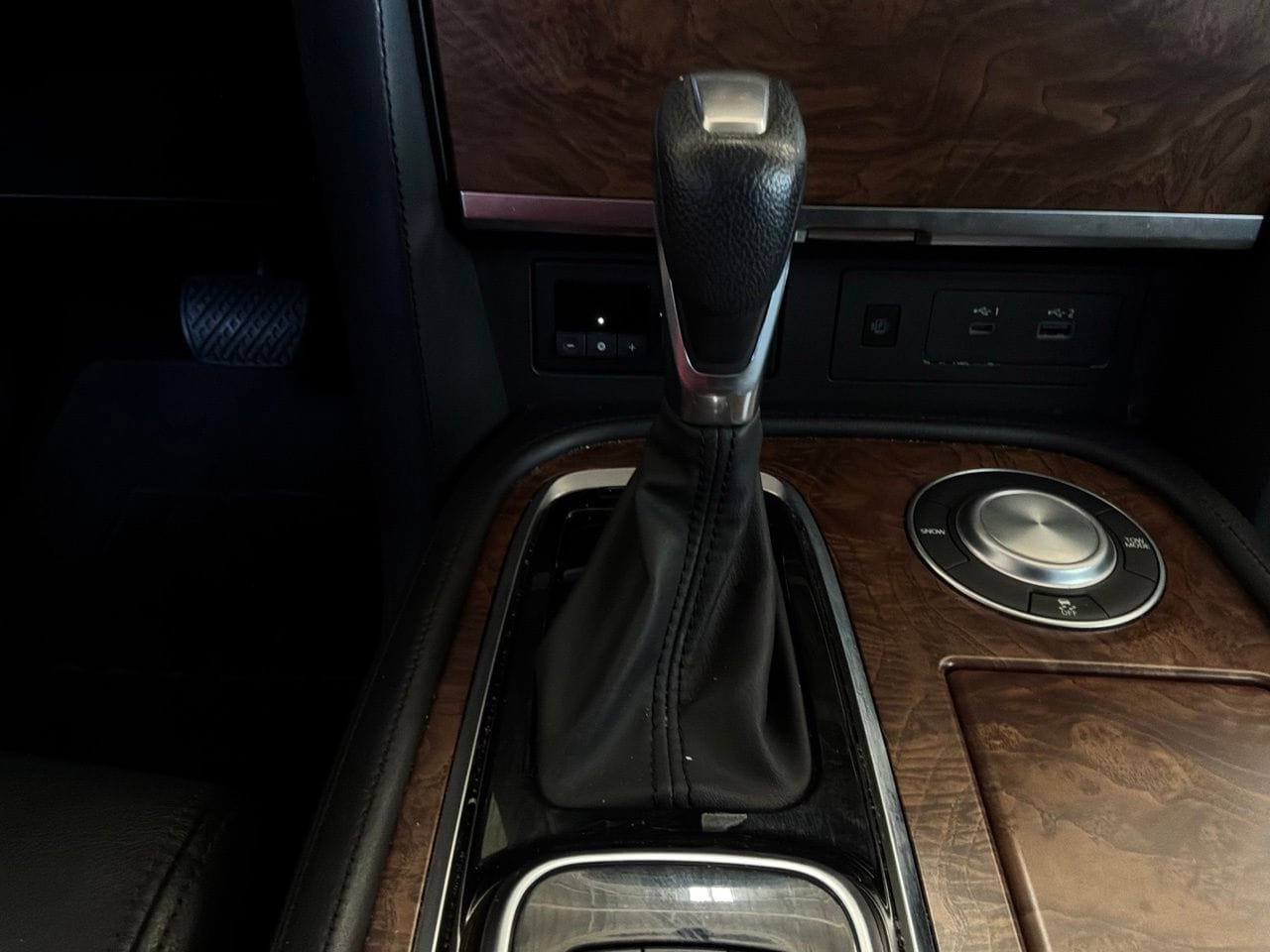 Used 2024 Nissan Armada SL RWD image 31