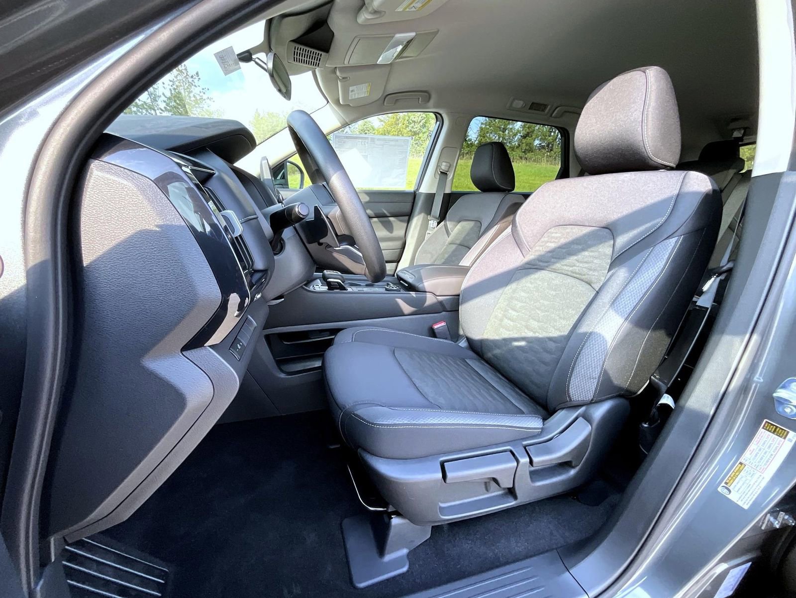 New 2025 Nissan Pathfinder S image 11