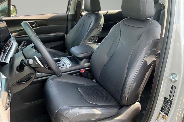 Certified 2025 Kia Carnival SX Prestige image 21