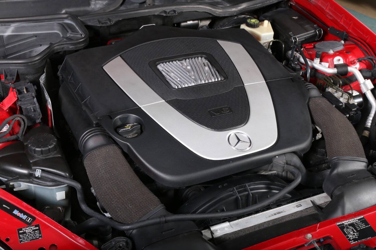 Used 2005 Mercedes-Benz SLK 350 w/ Entertainment Pkg image 9