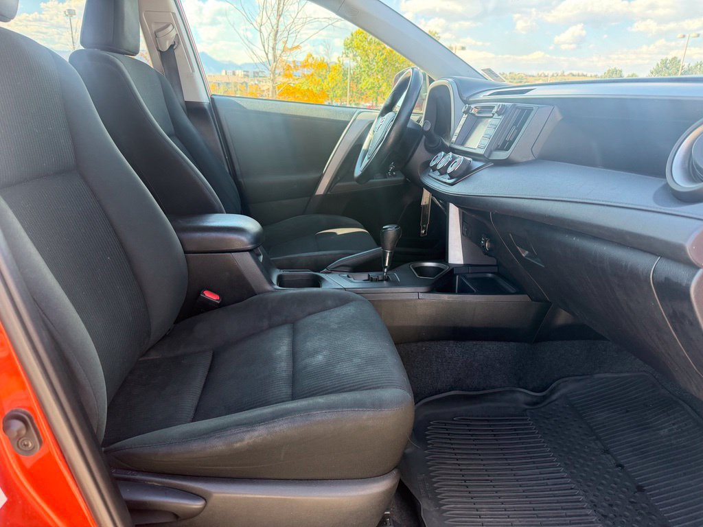Used 2016 Toyota RAV4 LE AWD/4WD image 28
