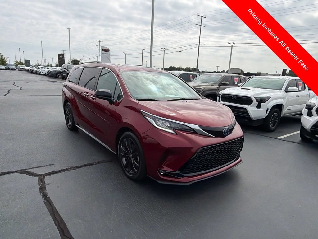 Used 2022 Toyota Sienna XSE w/ XSE Plus Package FWD image 56