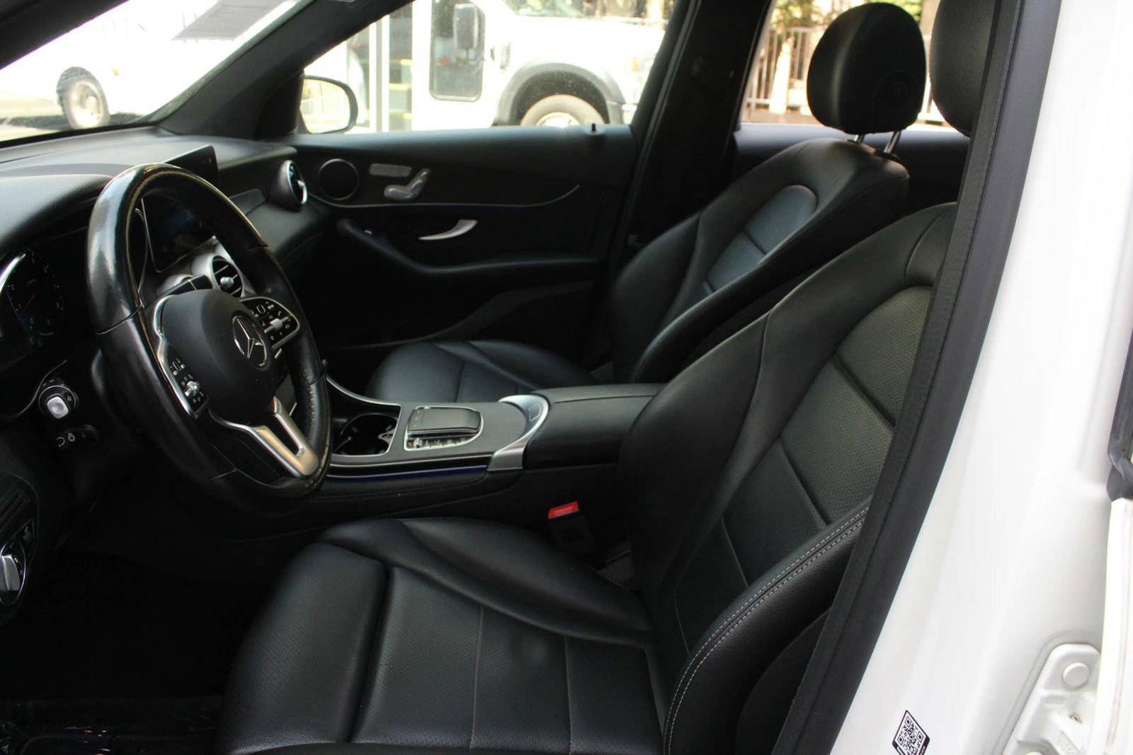 Used 2021 Mercedes-Benz GLC 300 4MATIC image 14