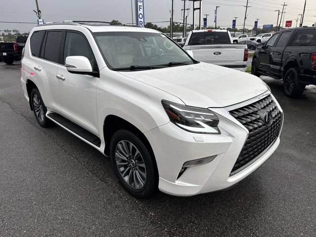 Used 2023 Lexus GX 460 Luxury w/ Accessory Package AWD/4WD image 3