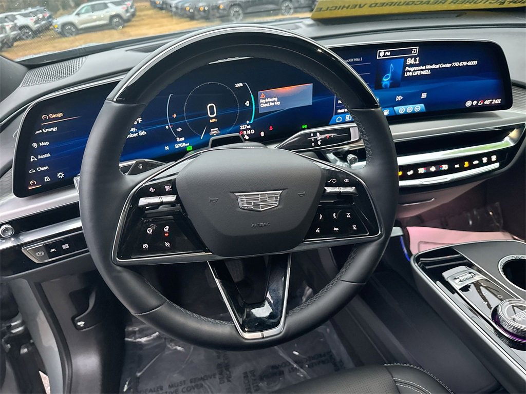 Used 2024 Cadillac Lyriq Luxury image 16