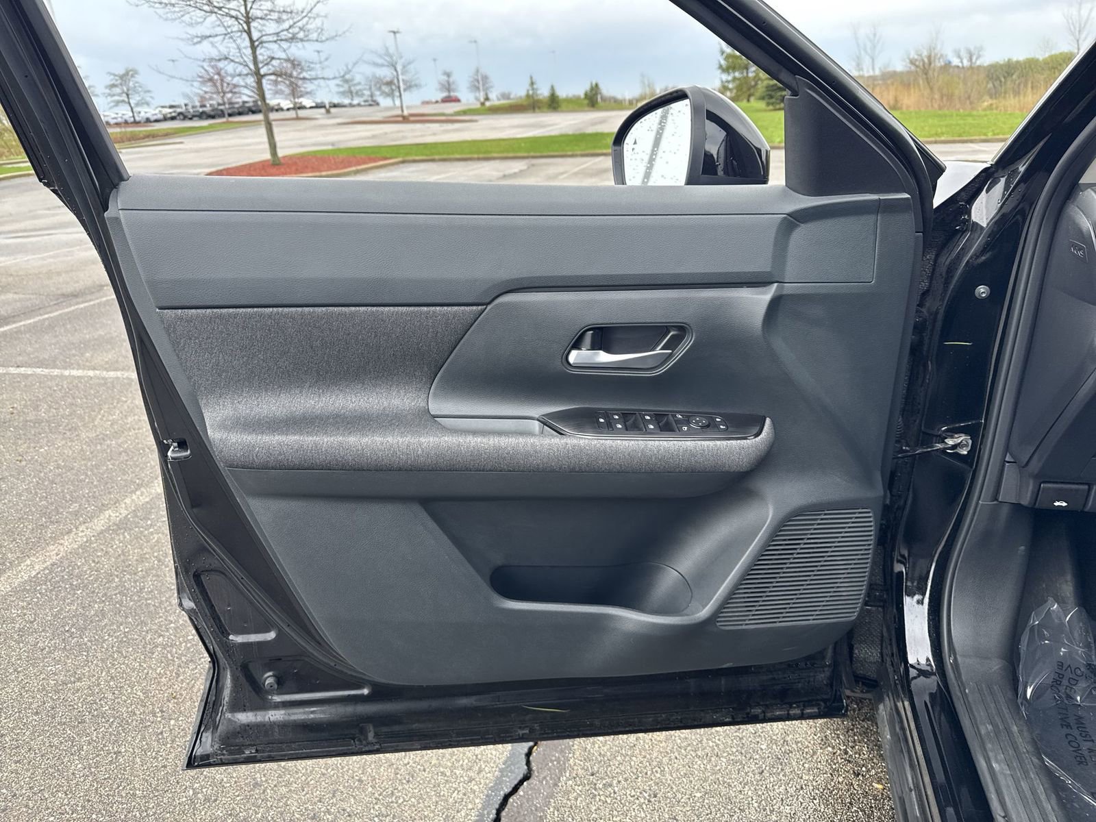 Certified 2025 Nissan Kicks SV FWD image 26