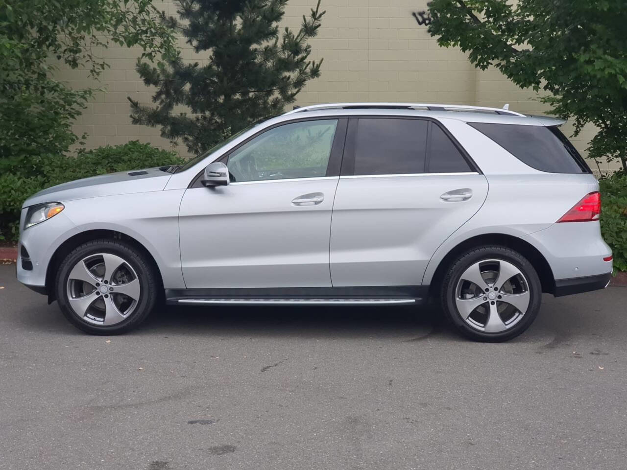 Used 2016 Mercedes-Benz GLE 350 image 2