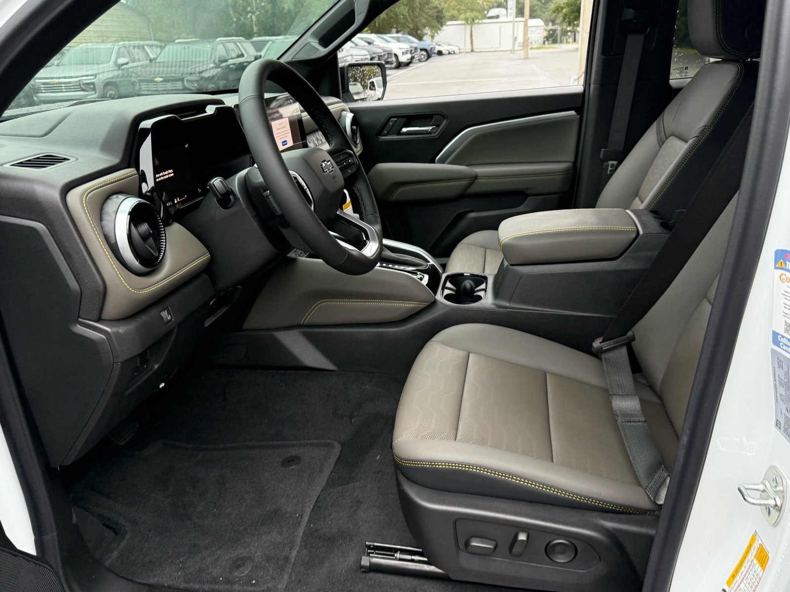 New 2026 Chevrolet Colorado ZR2 w/ Technology Package image 11