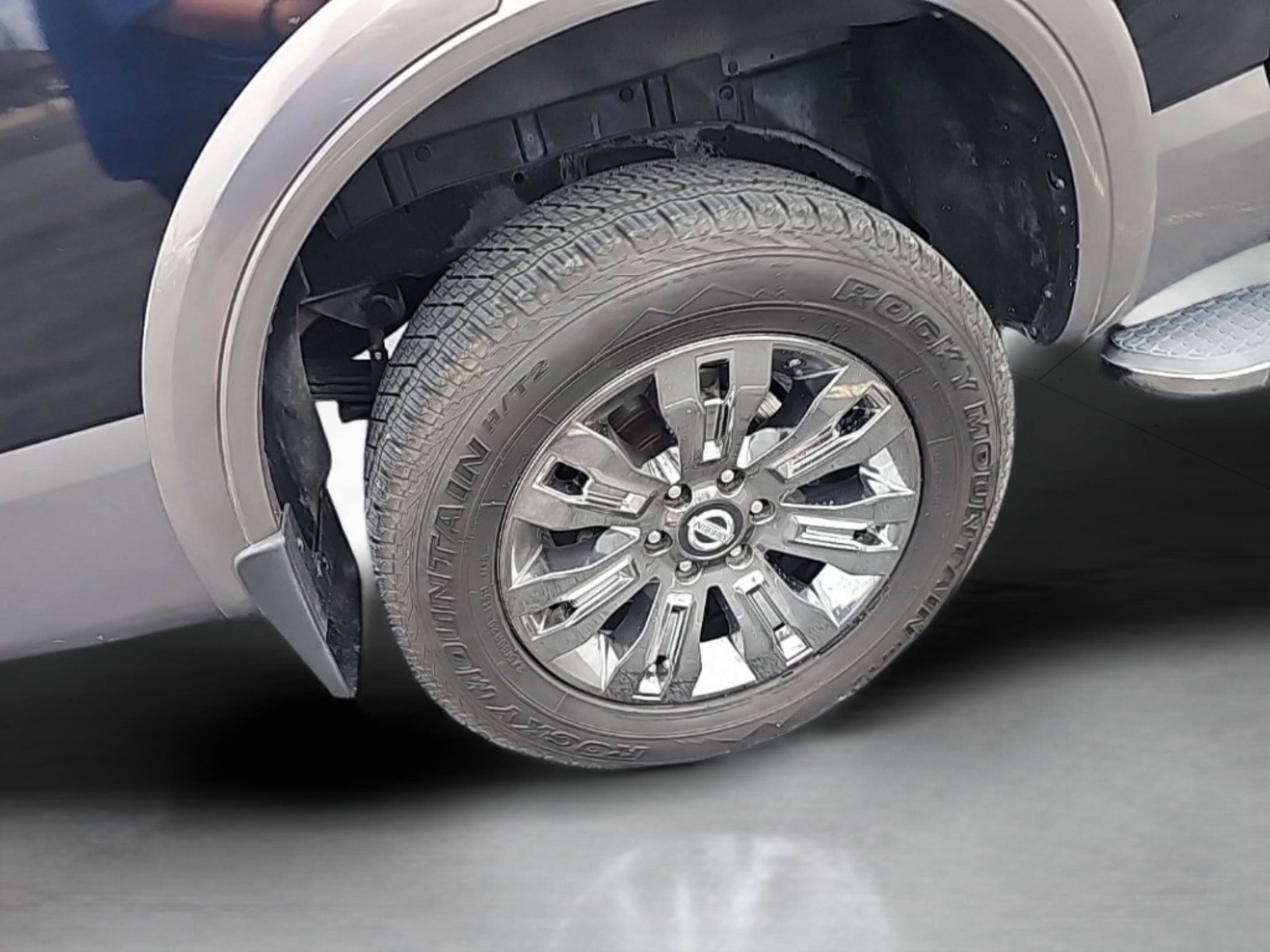 Used 2018 Nissan Titan Platinum Reserve w/ Platinum Utility Package image 12