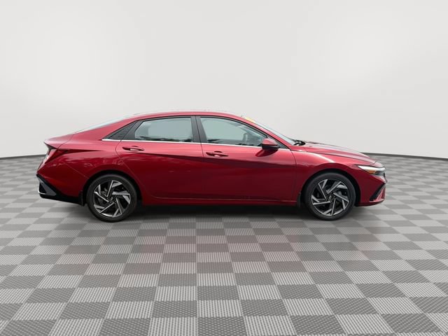 Used 2024 Hyundai Elantra SEL w/ Convenience Package FWD image 12