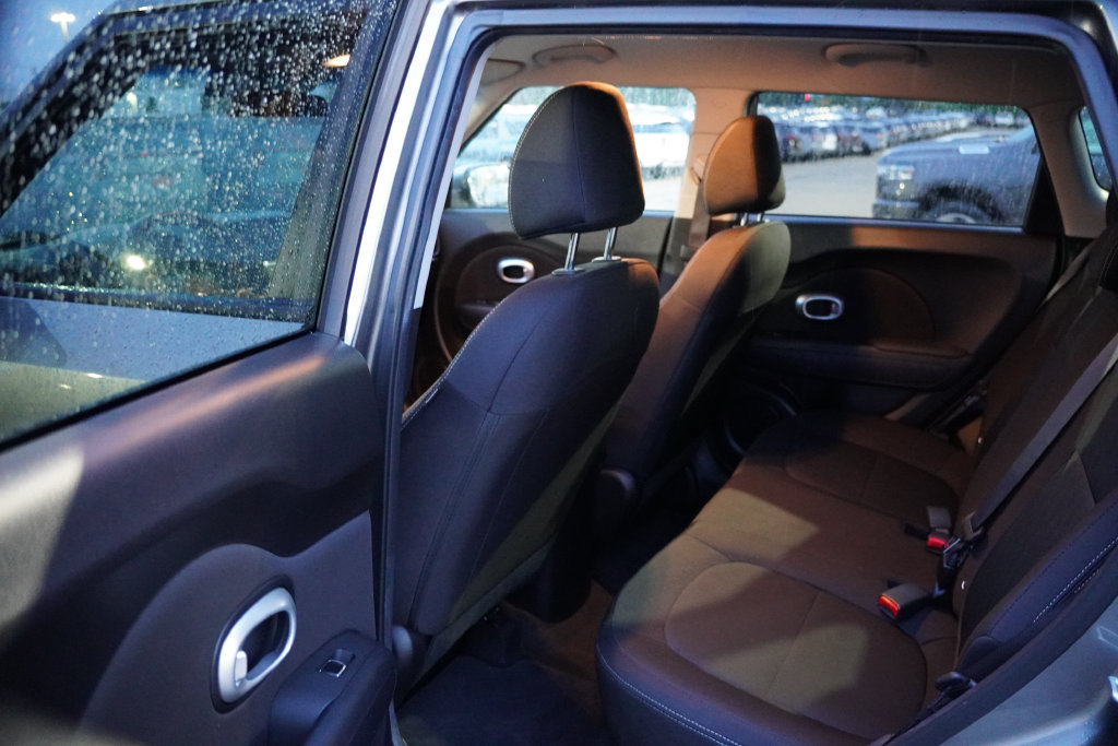 Used 2018 Kia Soul FWD image 16