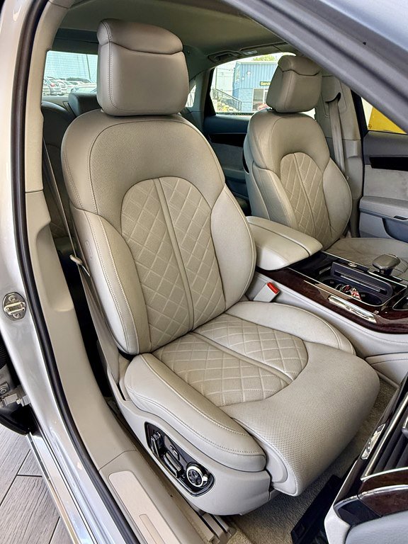 Used 2013 Audi A8 L 4.0T image 16