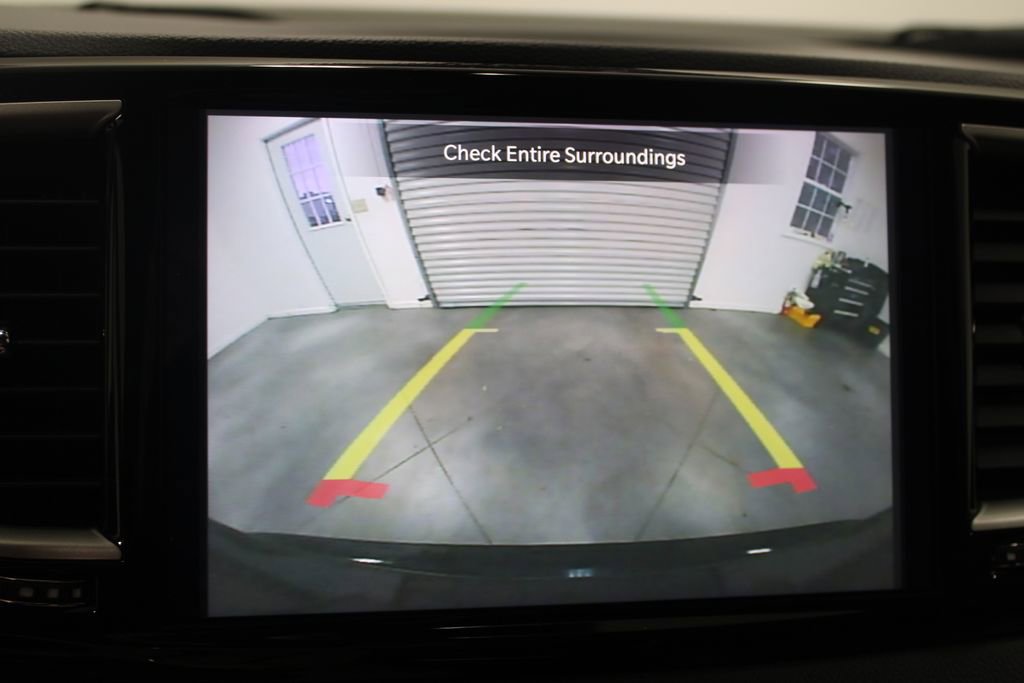 Used 2024 Chrysler Pacifica Touring-L image 48