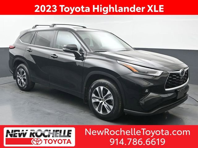 Used 2023 Toyota Highlander XLE AWD/4WD video 1